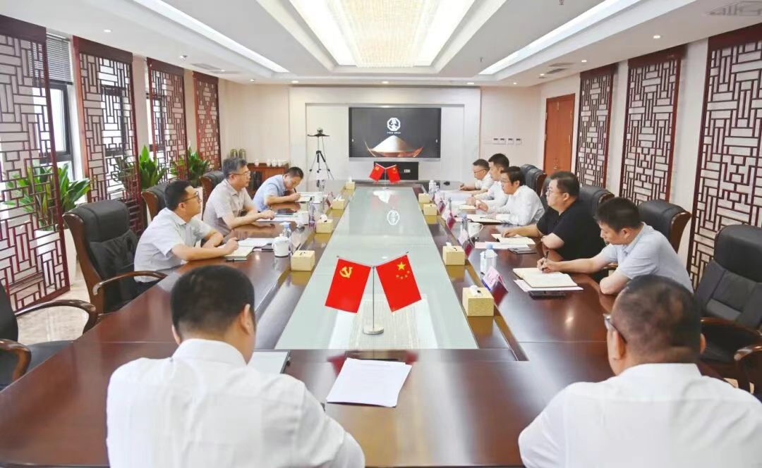 省国资委副主任、党委委员勾凤诚到开云手机入口集团调研